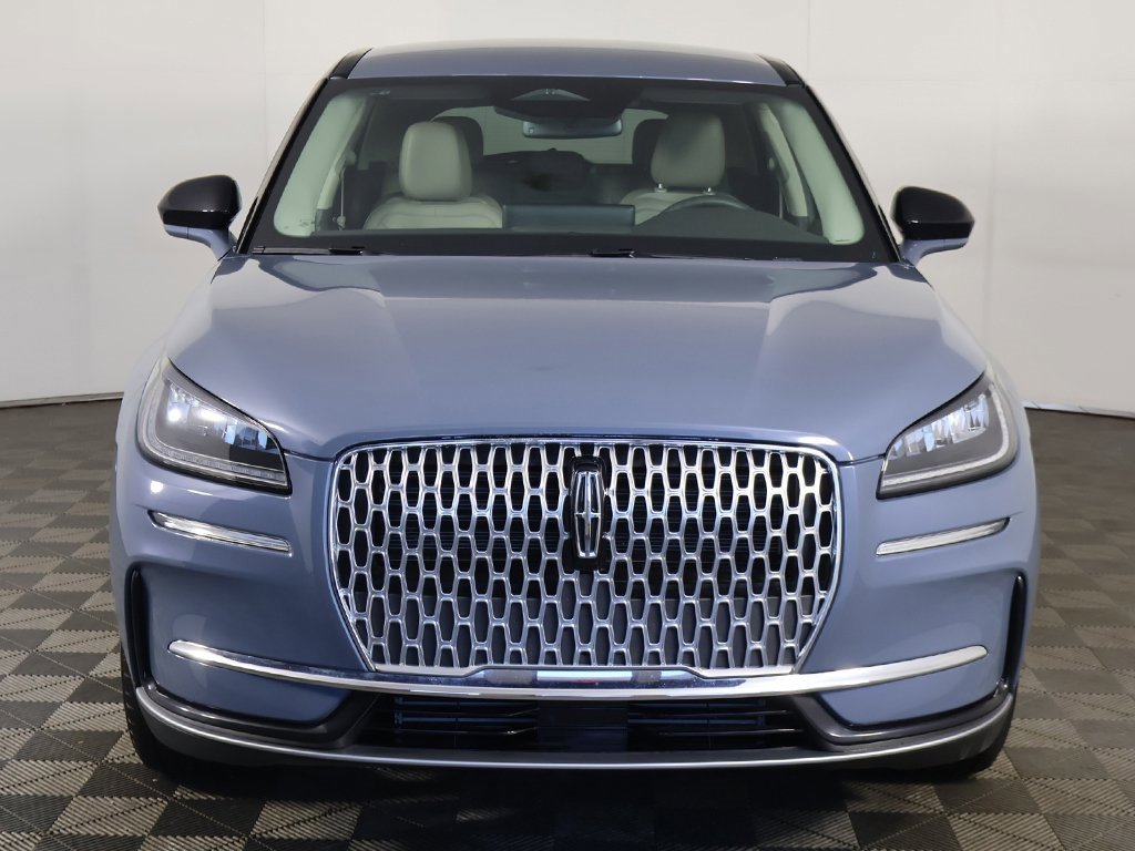 Used 2023 Lincoln Corsair AWD w/ Towing Package image 10