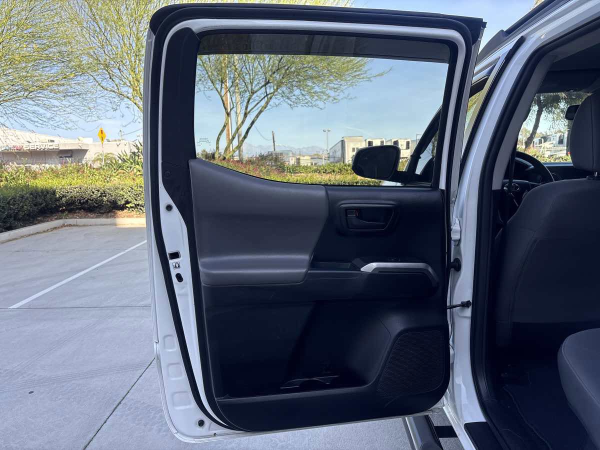 Used 2017 Toyota Tacoma SR5 w/ Tow Package image 12