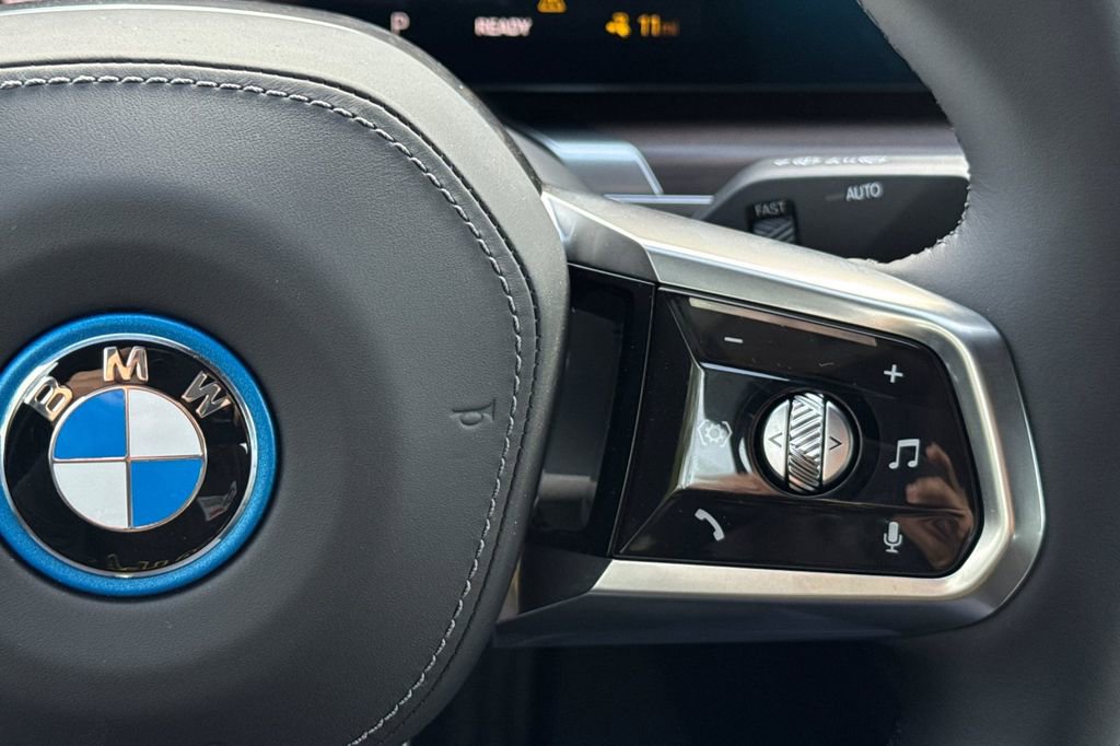 New 2026 BMW i7 xDrive60 w/ Executive Package image 28