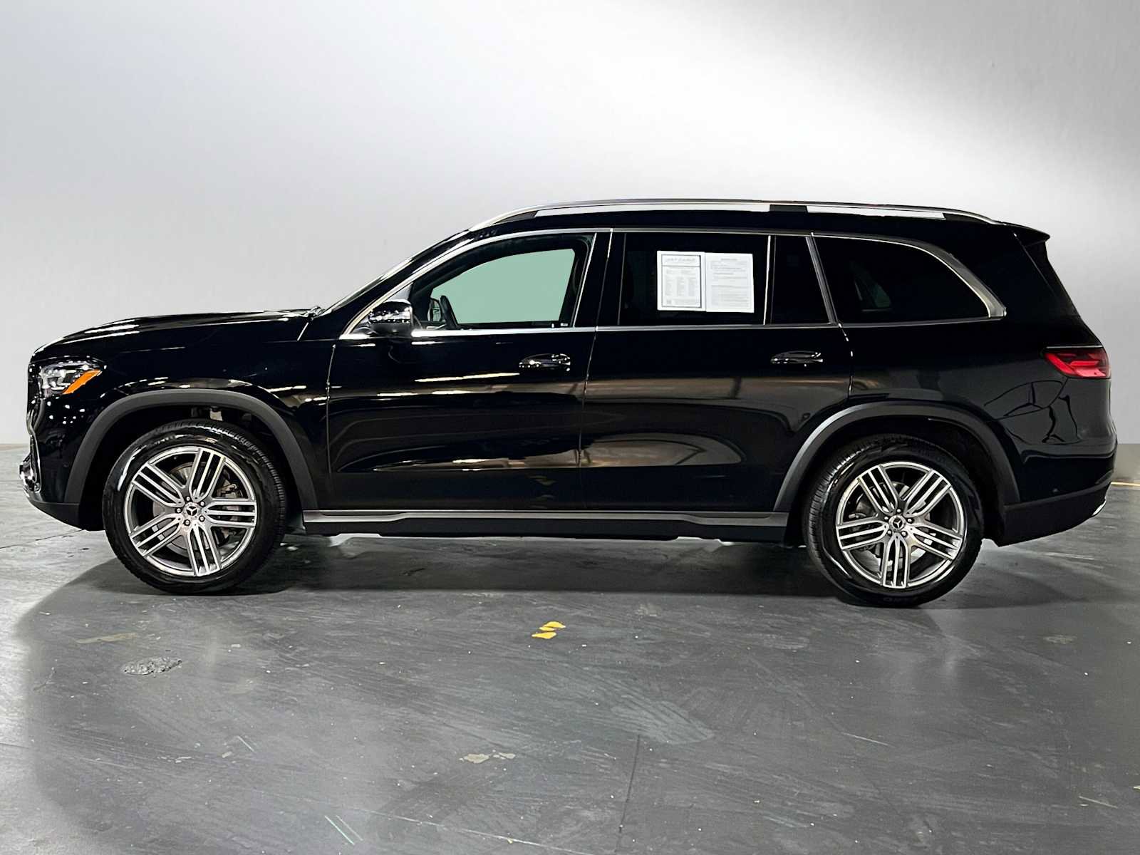 Certified 2025 Mercedes-Benz GLS 450 4MATIC image 6