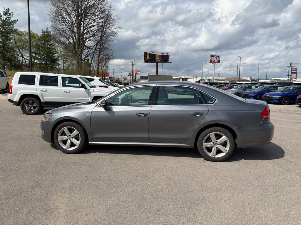 Used 2015 Volkswagen Passat 1.8T Limited Edition image 6