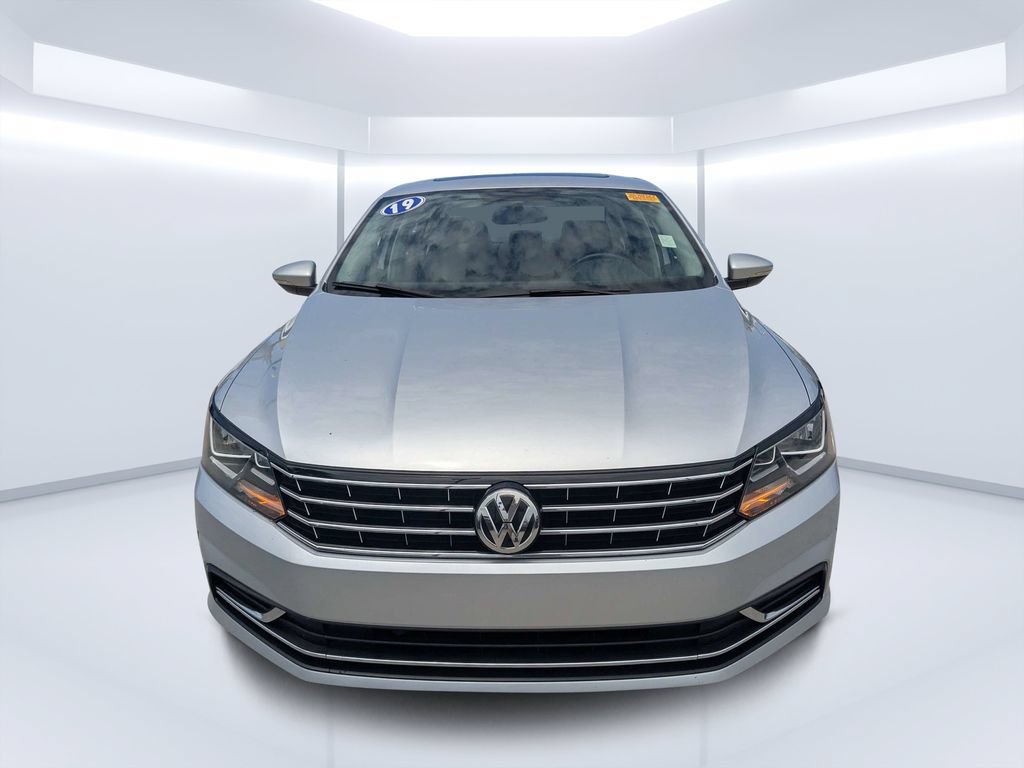 Used 2019 Volkswagen Passat 2.0T Wolfsburg FWD image 8