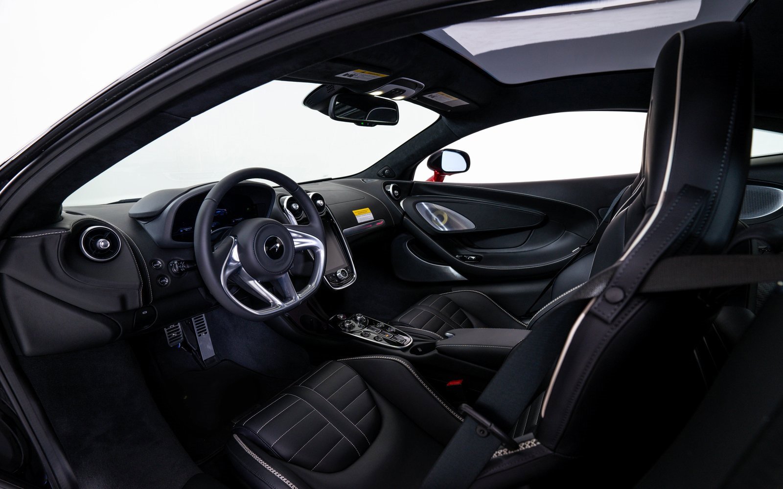 New 2025 McLaren GTS image 18