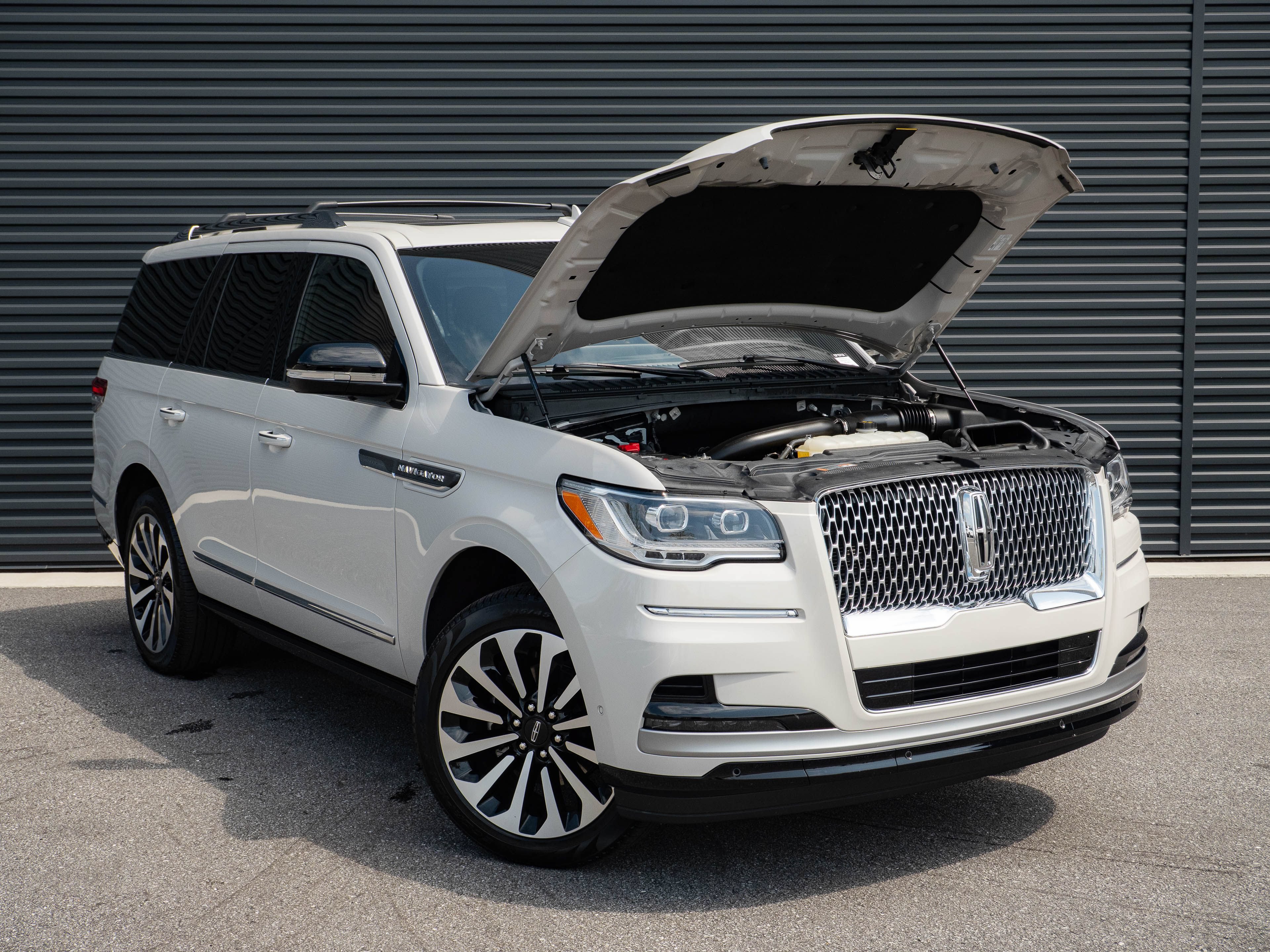 Used 2024 Lincoln Navigator Reserve AWD/4WD image 34