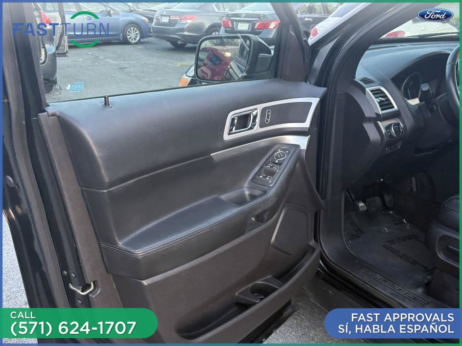 Used 2015 Ford Explorer XLT w/ Equipment Group 202A AWD/4WD image 21