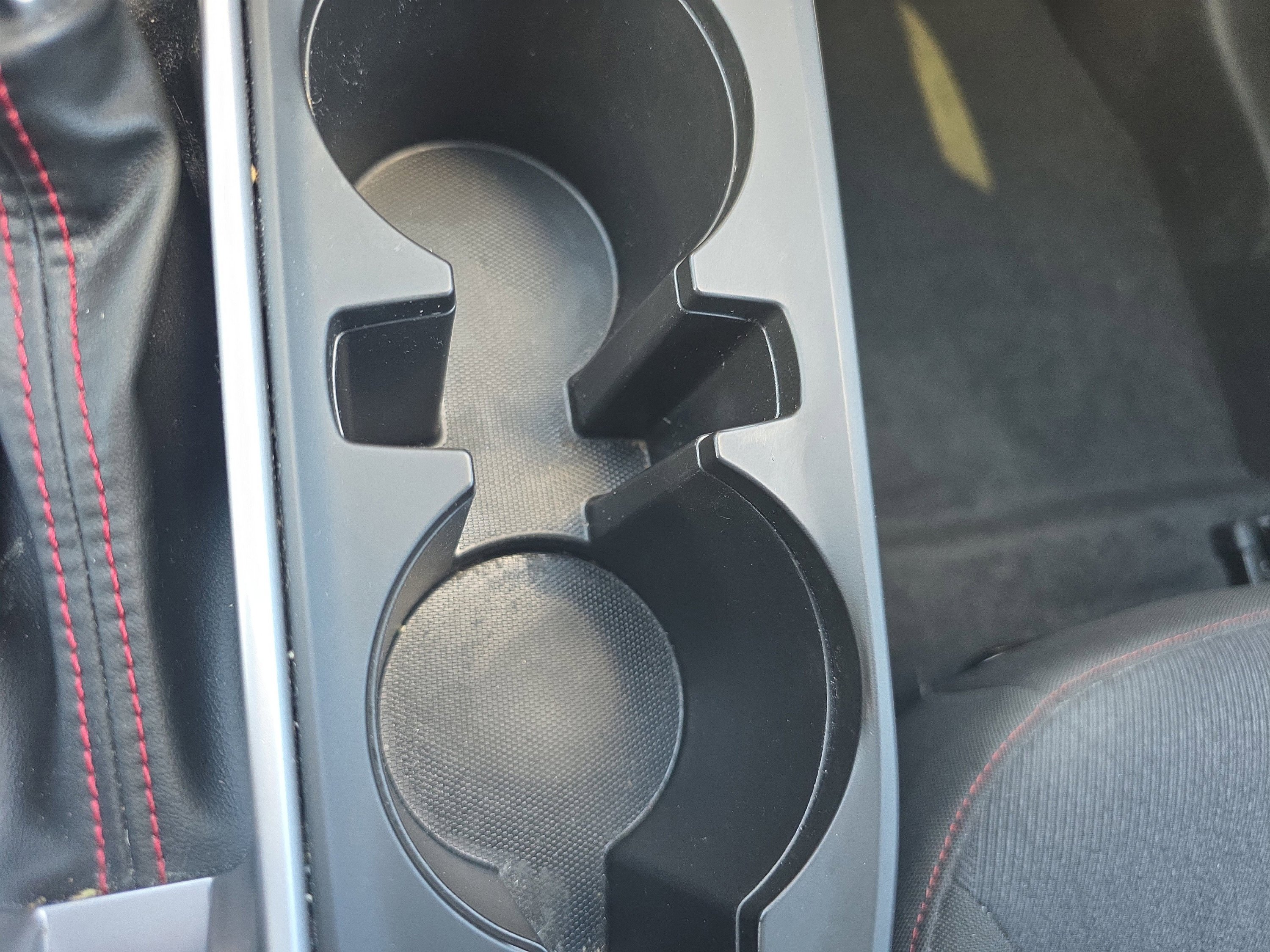 Used 2024 Chevrolet Trax RS w/ Sunroof Package FWD image 18