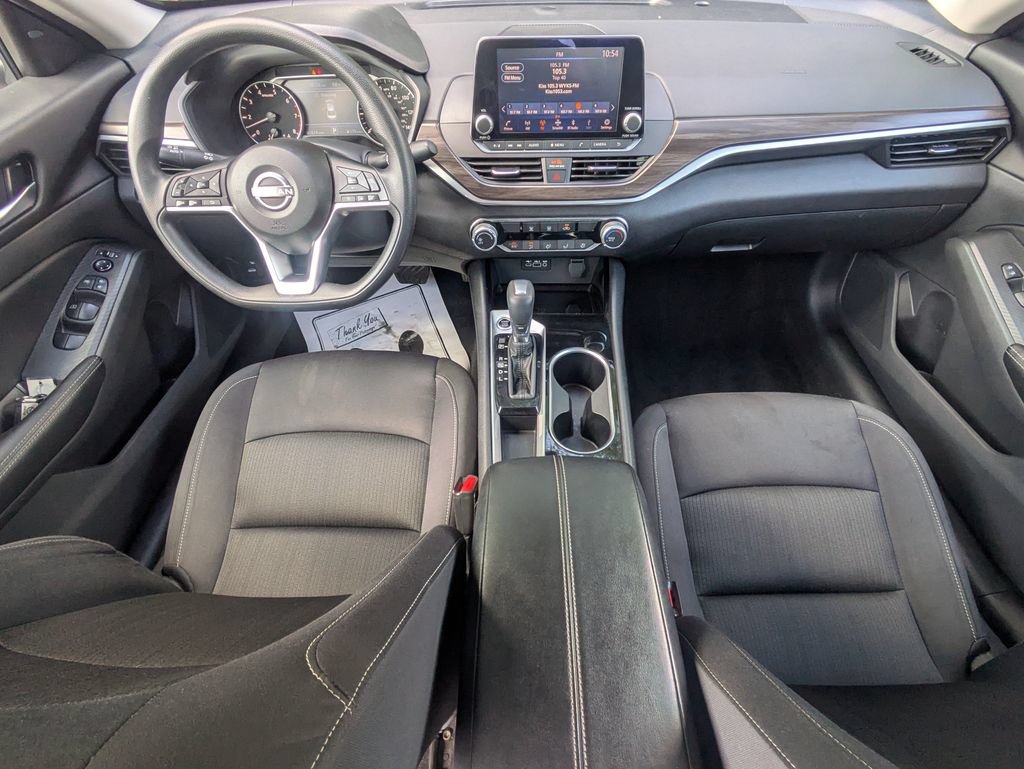 Used 2024 Nissan Altima 2.5 SV FWD image 14