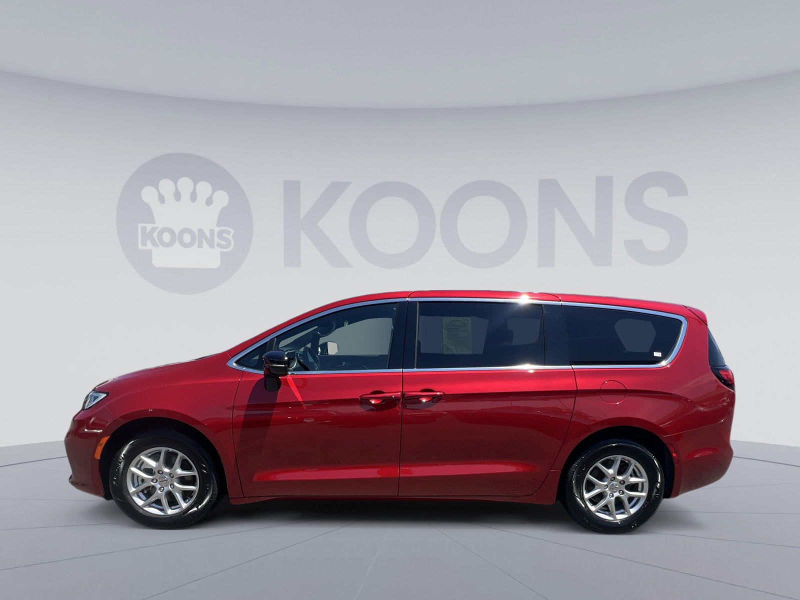 Used 2025 Chrysler Pacifica Select FWD image 13