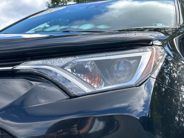 Used 2018 Toyota RAV4 XLE w/ Convenience Package AWD/4WD image 16