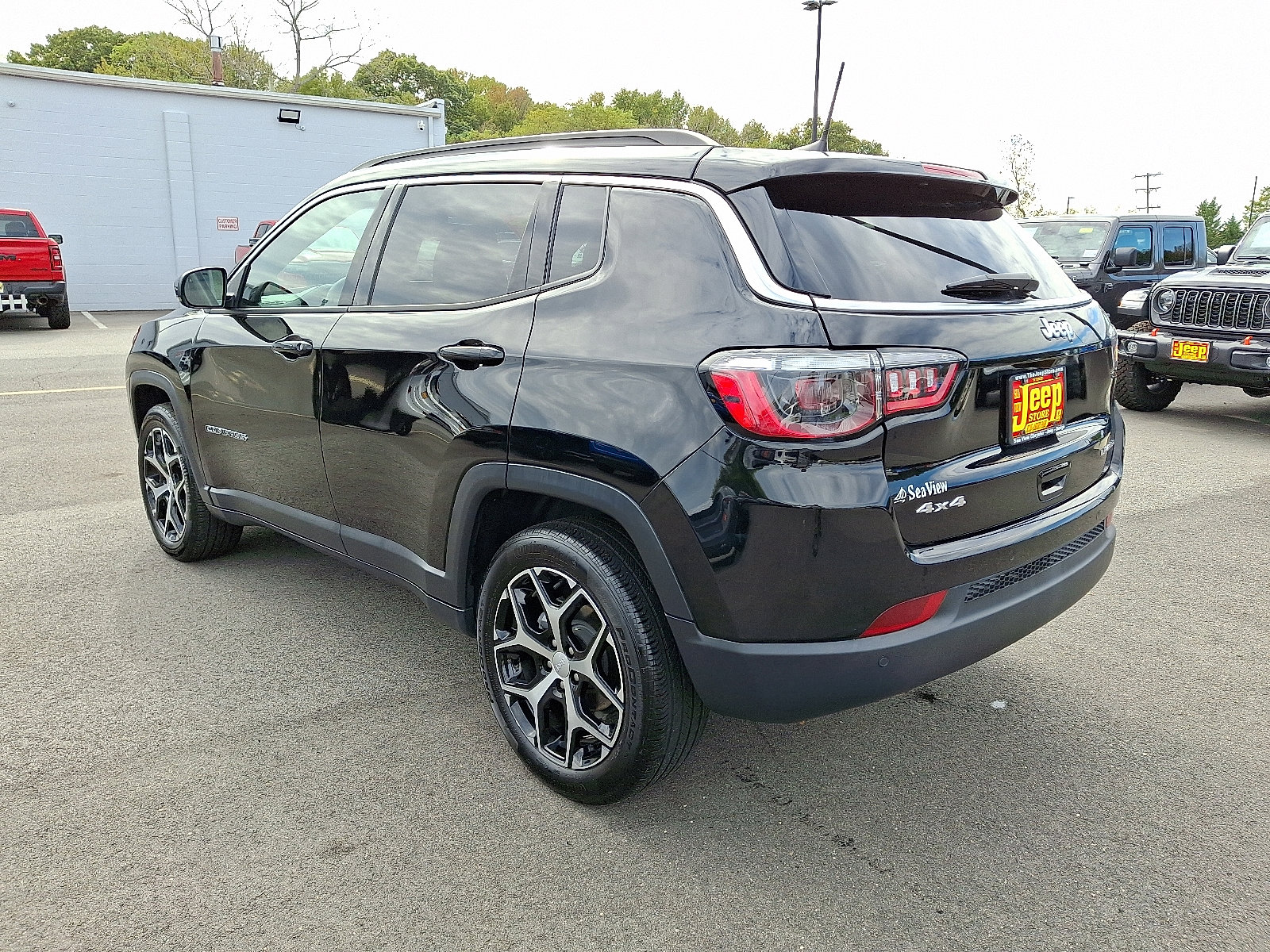 Certified 2024 Jeep Compass Limited image 4