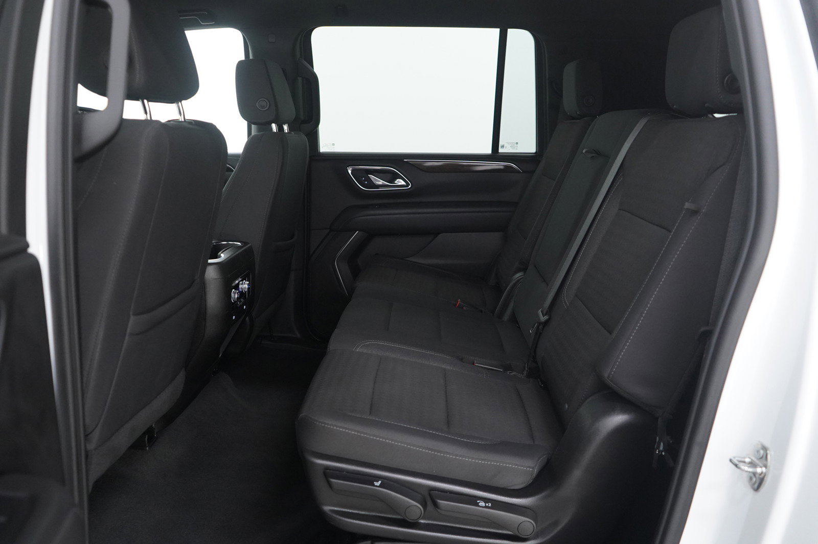 Used 2024 GMC Yukon XL SLE image 15