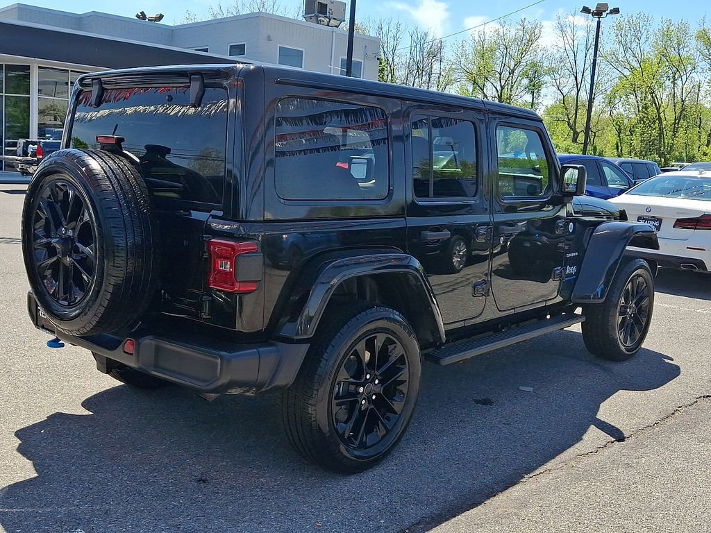 Used 2024 Jeep Wrangler Unlimited Sahara w/ Dual Top Group AWD/4WD image 5