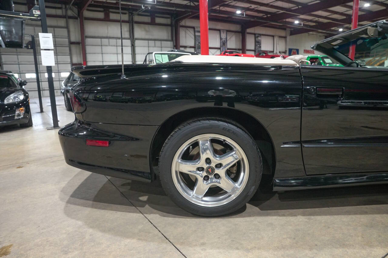 Used 2001 Pontiac Firebird Trans Am RWD image 9
