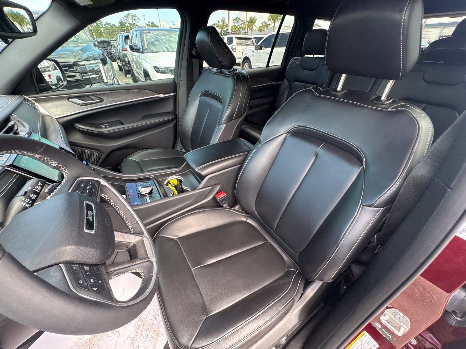 Used 2024 Jeep Grand Cherokee L Limited w/ Black Appearance Package AWD/4WD image 18