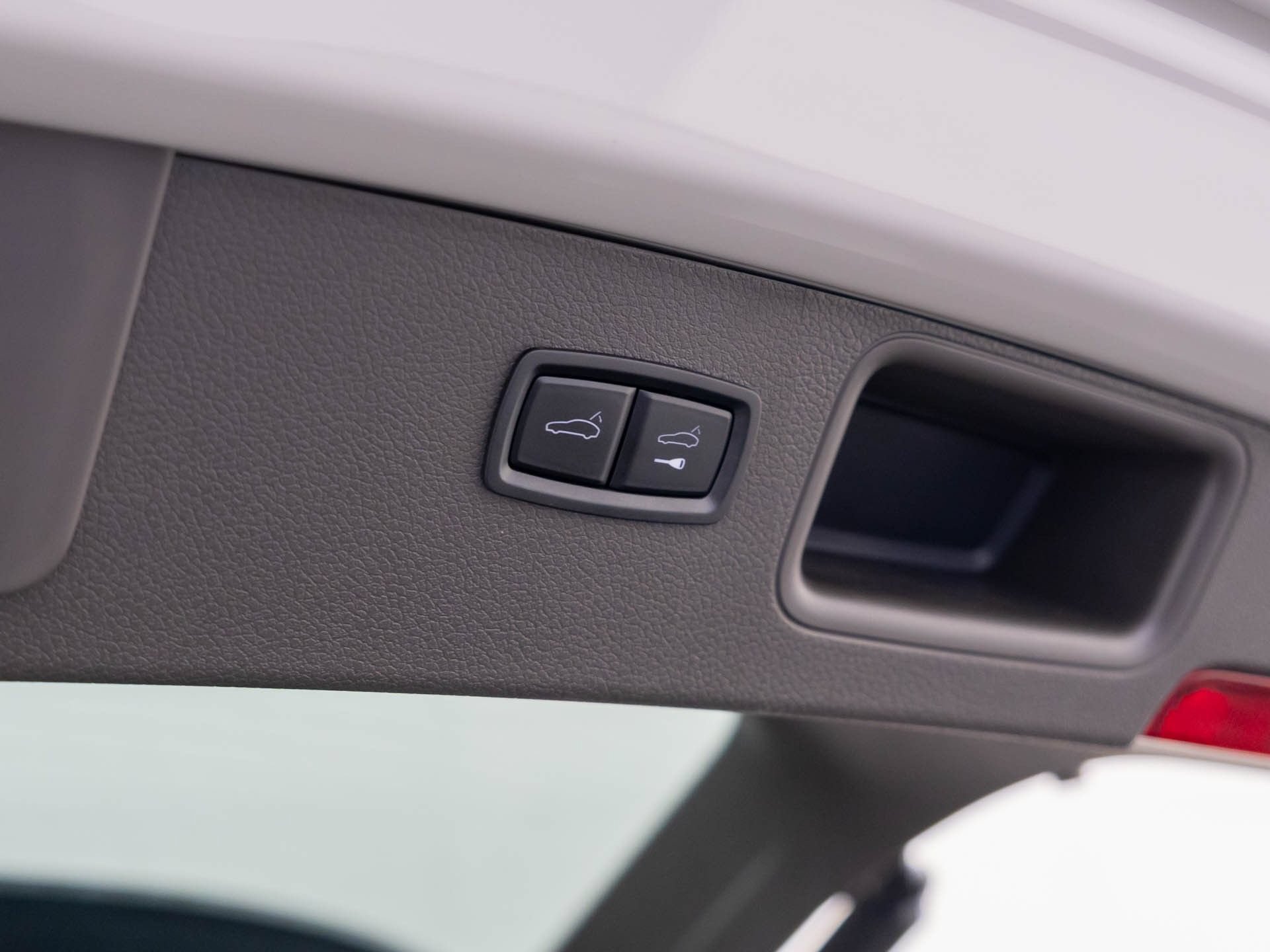 Certified 2023 Porsche Macan AWD/4WD image 38