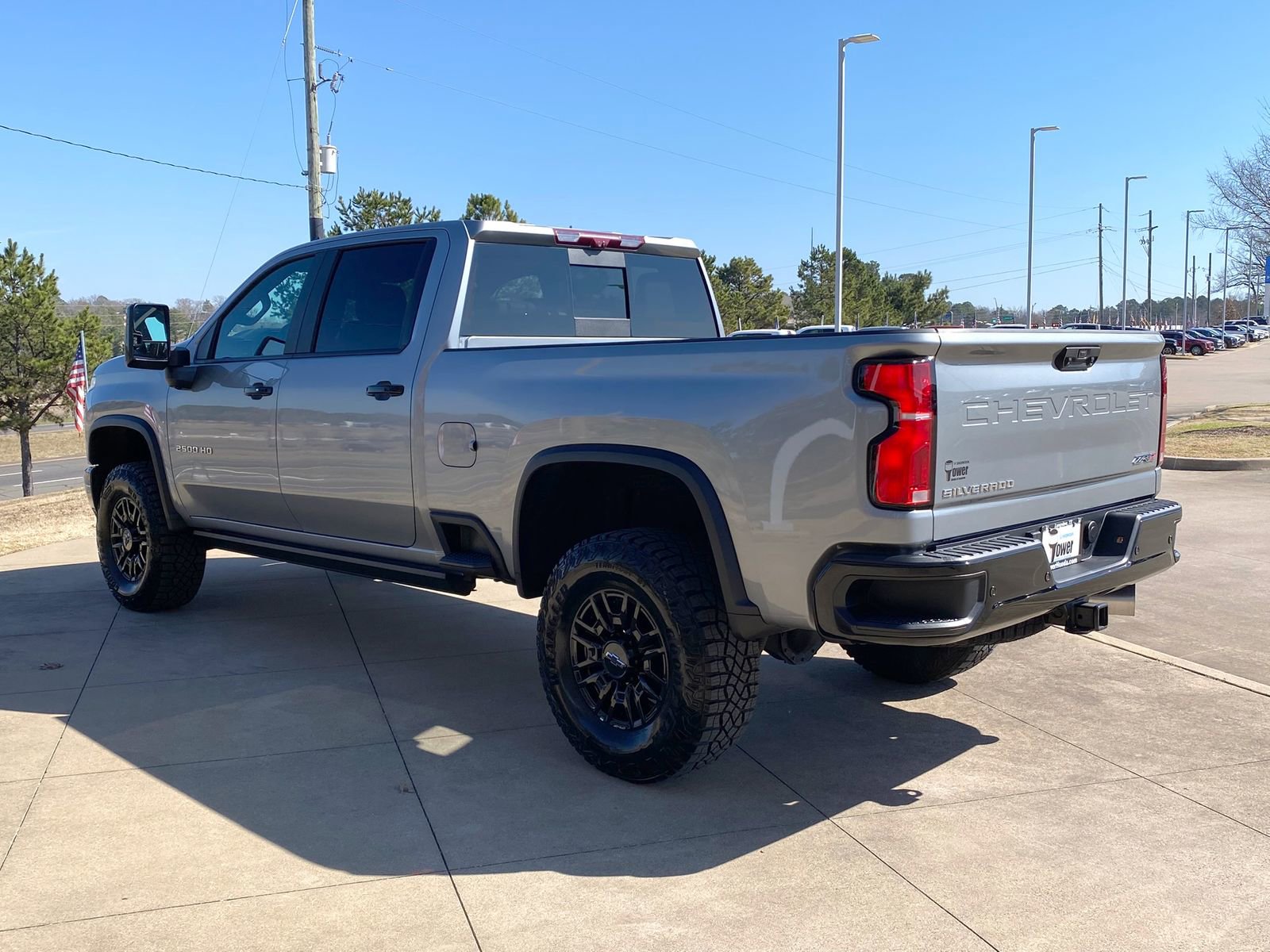Used 2025 Chevrolet Silverado 2500 ZR2 w/ Technology Package image 4