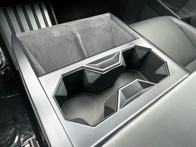 Used 2024 Tesla Cybertruck AWD Crew Cab image 20