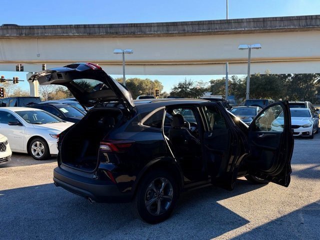 Used 2025 Ford Escape ST-Line Elite image 5