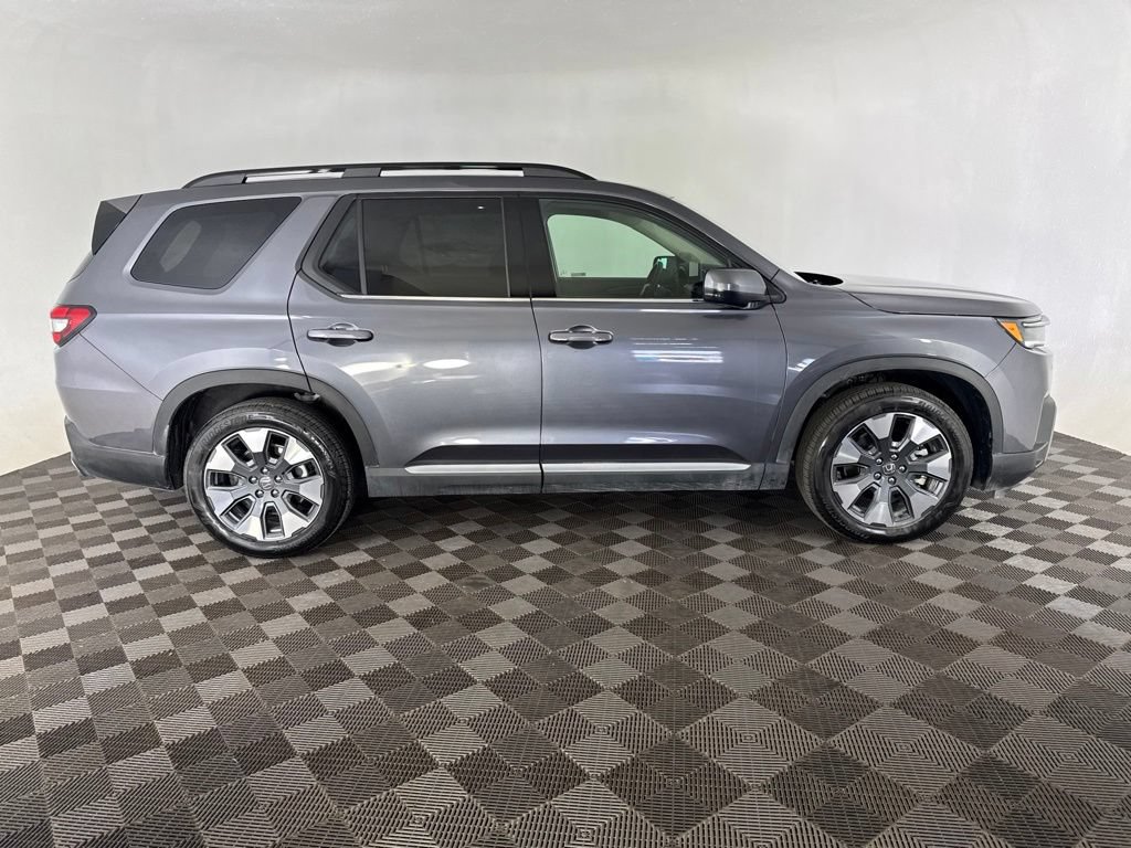 Certified 2026 Honda Pilot Touring image 4