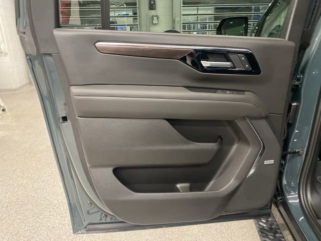 New 2026 Chevrolet Suburban Z71 w/ Comfort Package image 35