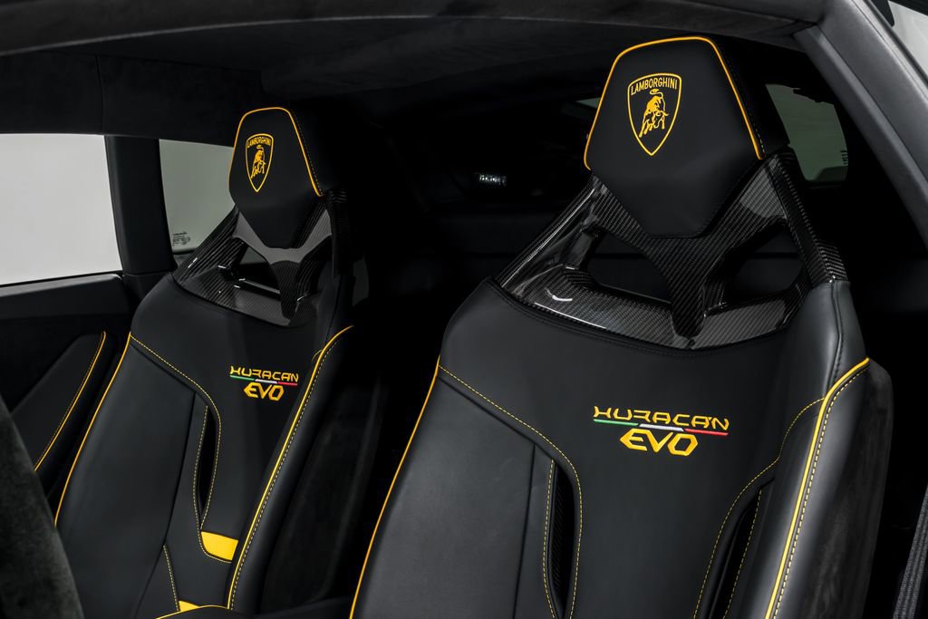 Used 2023 Lamborghini Huracan EVO image 19