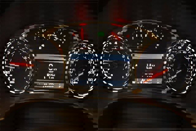 Used 2024 GMC Terrain SLT w/ Elevation Edition image 27