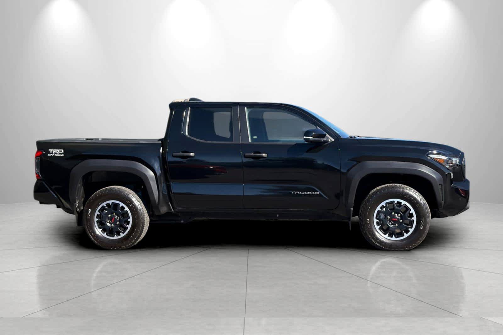 Used 2024 Toyota Tacoma TRD Off-Road w/ TRD Off Road Upgrade Package AWD/4WD image 8