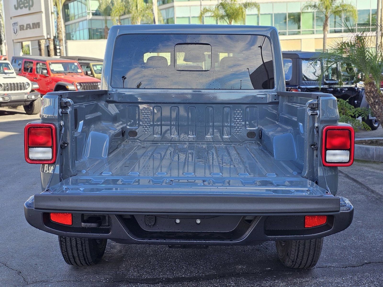 New 2026 Jeep Gladiator Sahara AWD/4WD image 6