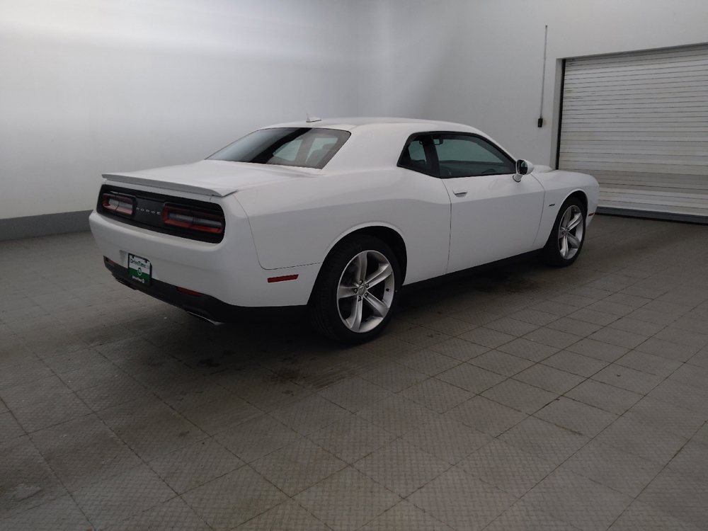 Used 2016 Dodge Challenger R/T w/ Driver Convenience Group RWD image 10