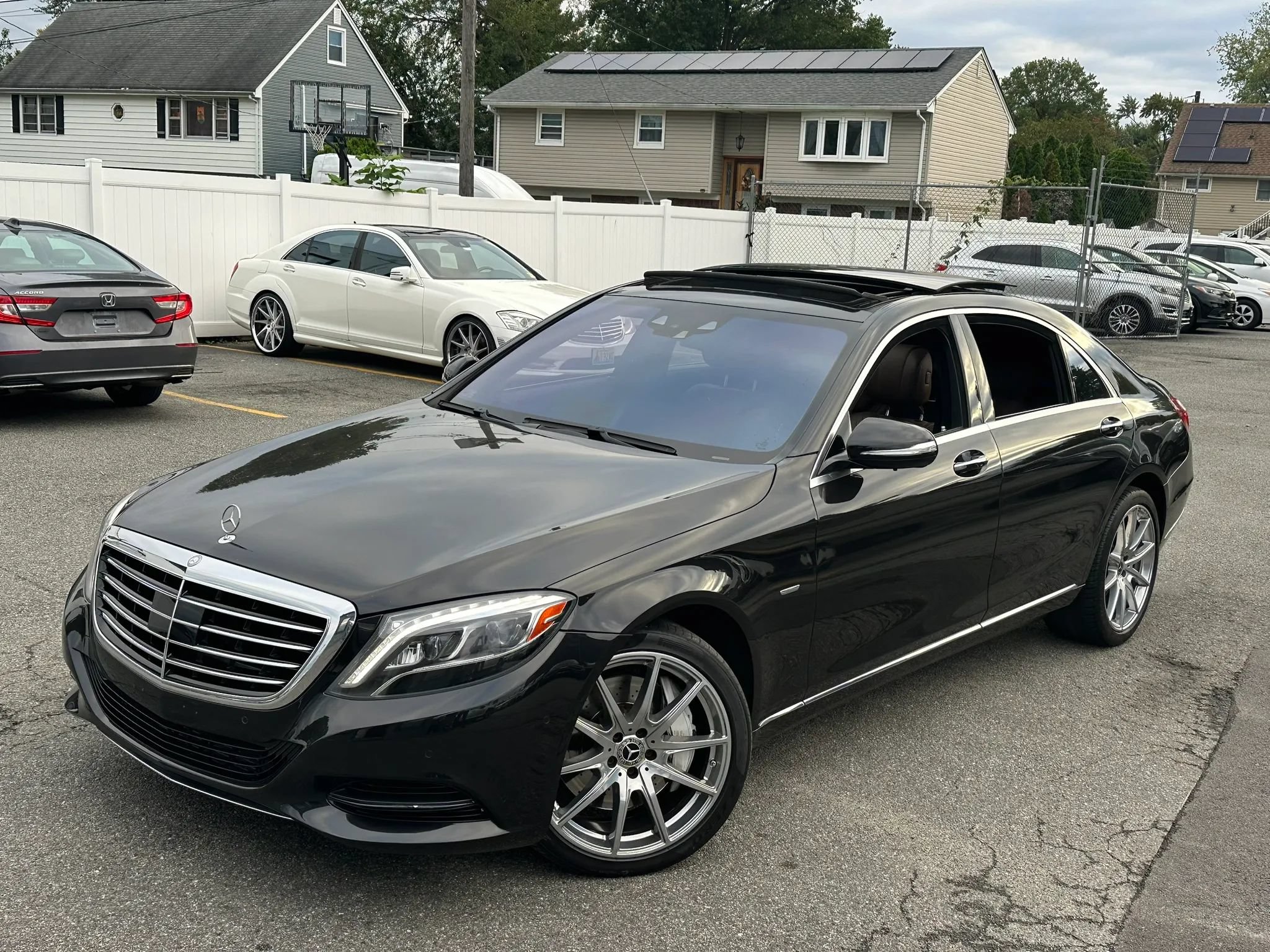 Used 2014 Mercedes-Benz S 550 Sedan image 3