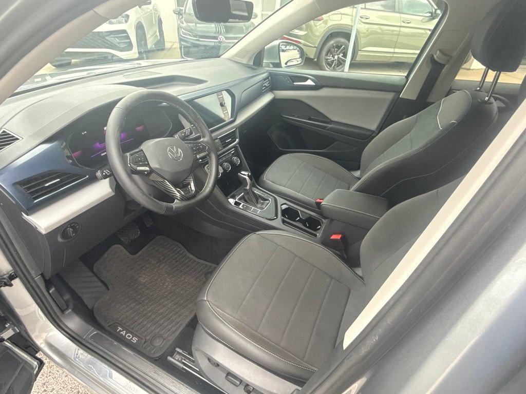 Certified 2023 Volkswagen Taos SE FWD image 11