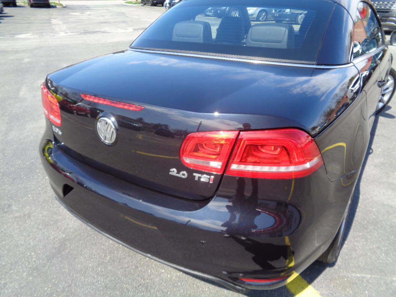 Used 2016 Volkswagen Eos Komfort FWD image 22