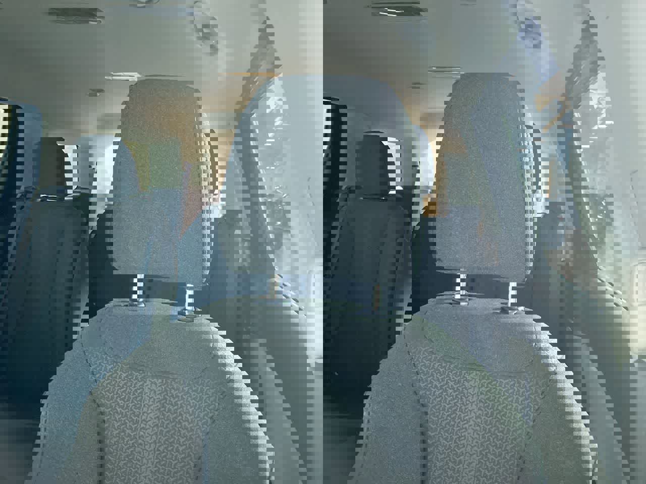 Used 2024 Kia Carnival LX image 21