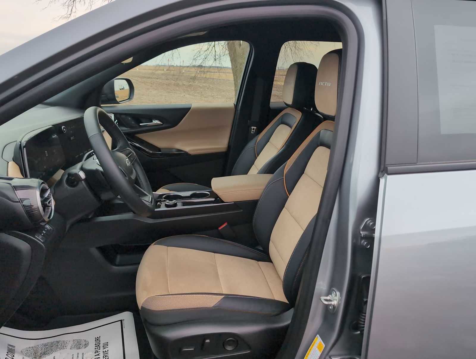 Used 2025 Chevrolet Equinox ACTIV w/ Safety and Technology Package image 19