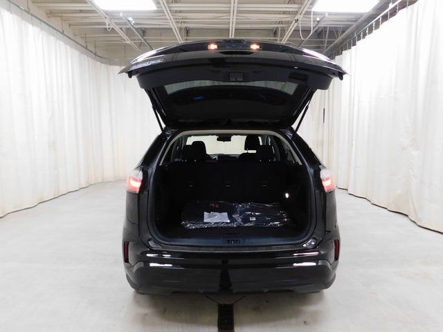 Used 2024 Ford Edge SE w/ Black Appearance Package image 14
