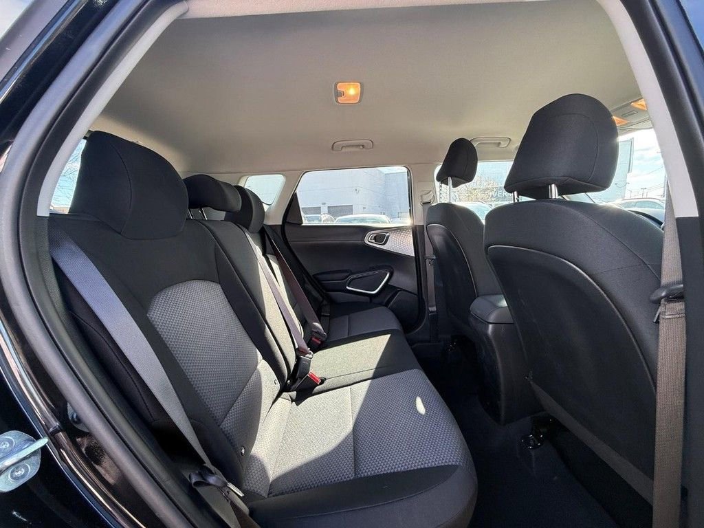 Used 2025 Kia Soul LX FWD image 12