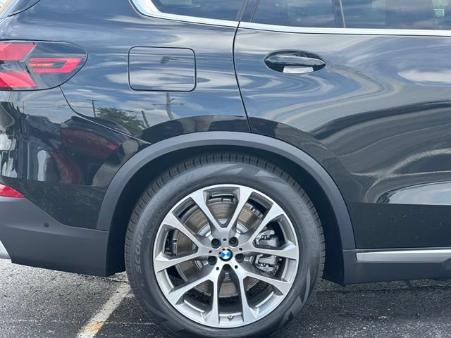 New 2026 BMW X5 xDrive50e w/ Climate Comfort Package AWD/4WD image 12
