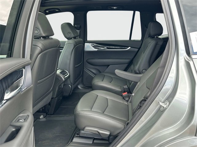 Used 2025 Cadillac XT6 Premium Luxury w/ Technology Package image 11