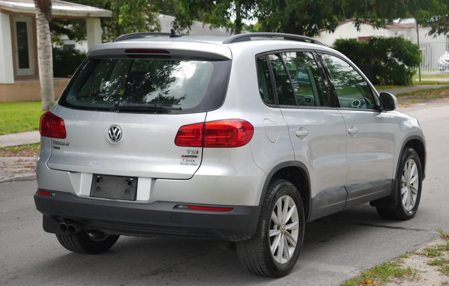 Used 2017 Volkswagen Tiguan Limited w/ Premium Package AWD/4WD image 5