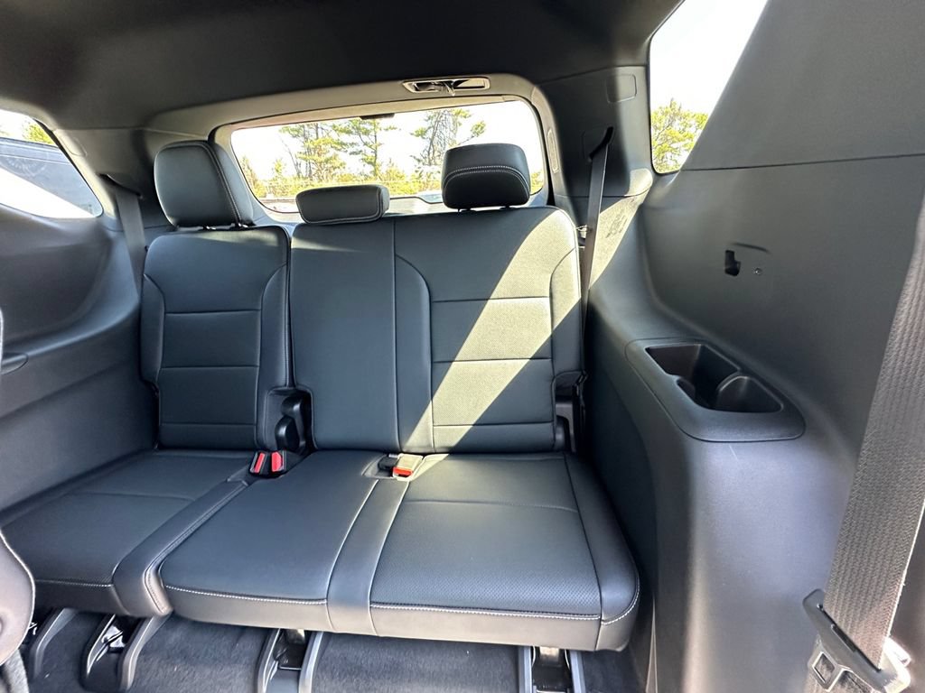 New 2026 Chevrolet Traverse LT w/ Driver Confidence Package FWD image 21