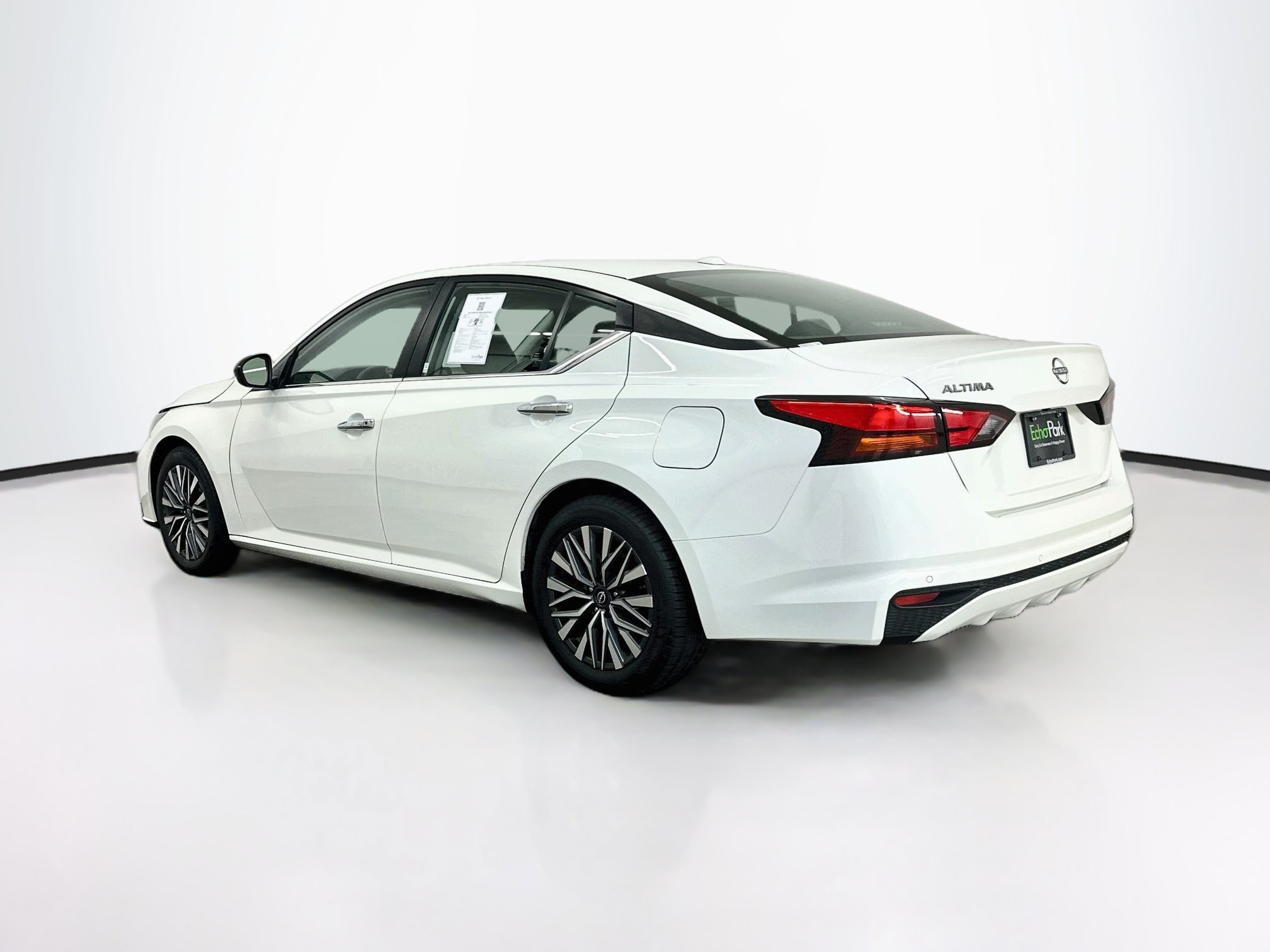 Used 2025 Nissan Altima 2.5 SV FWD image 5