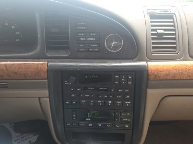 Used 2002 Lincoln Continental FWD image 26