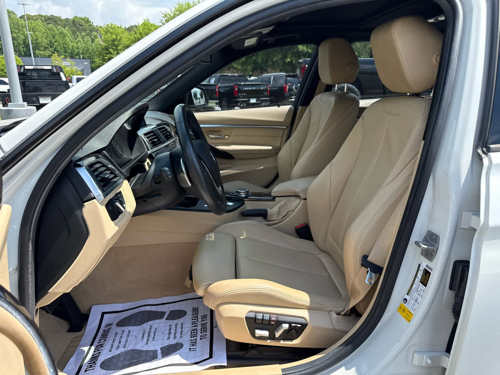 Used 2016 BMW 328i Sedan RWD image 12