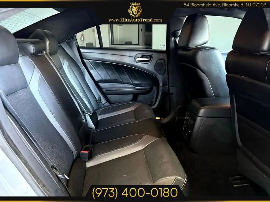 Used 2022 Dodge Charger SXT w/ Blacktop Package image 23