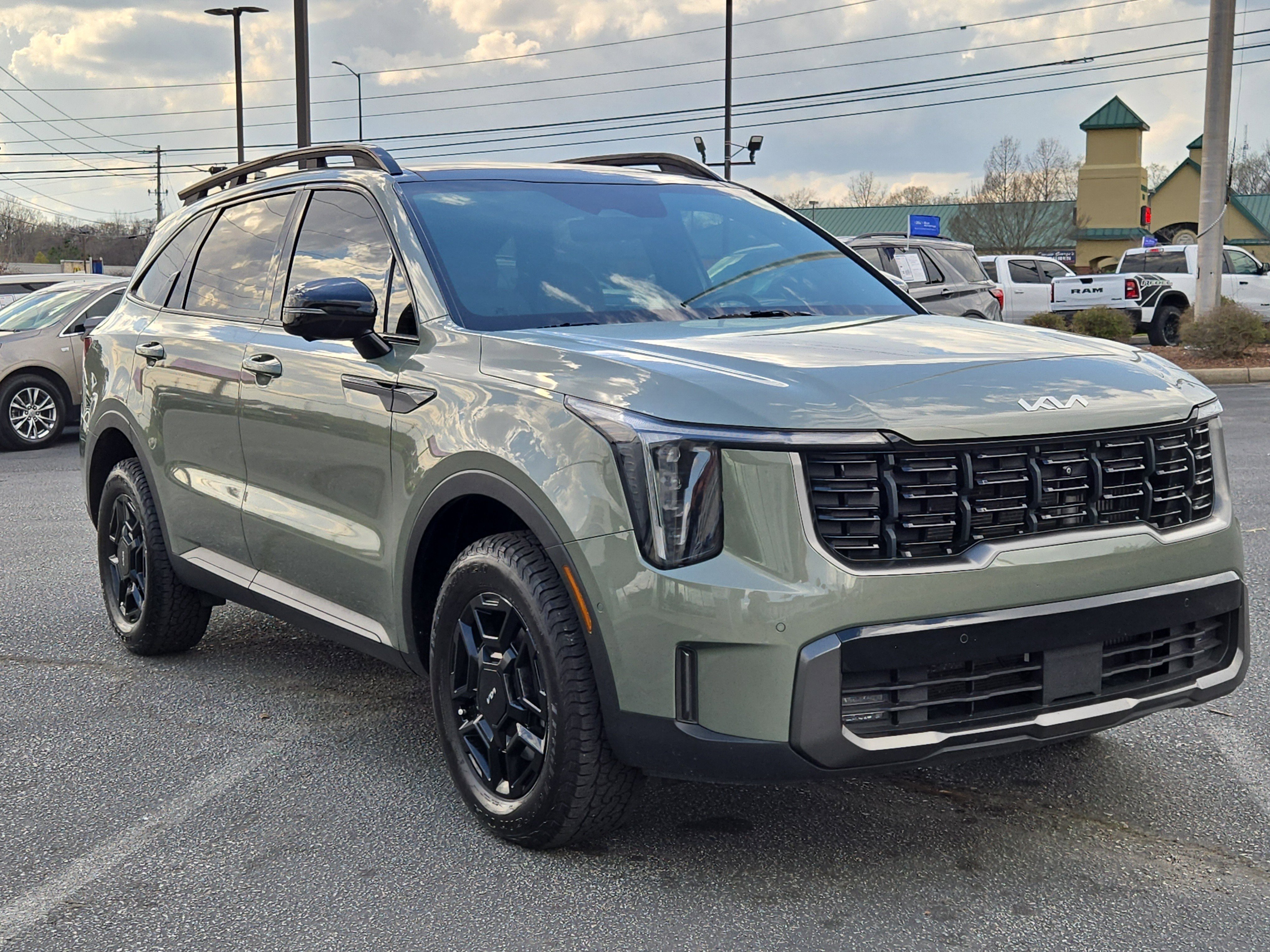 Used 2024 Kia Sorento SX Prestige w/ Olive Brown Leather Package image 4
