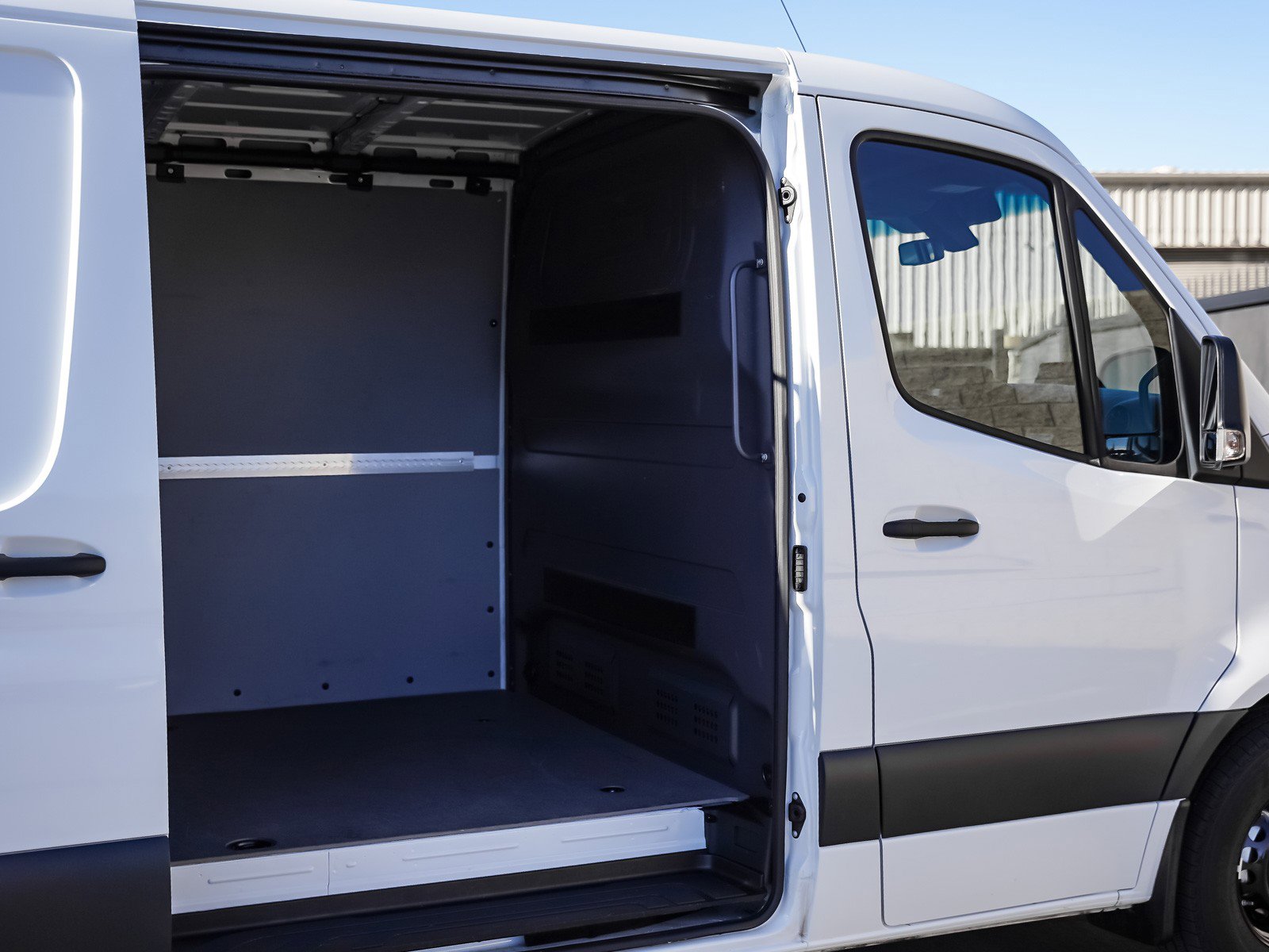 Used 2025 Mercedes-Benz Sprinter 2500 image 10