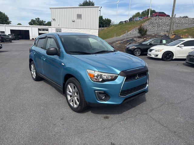 Used 2014 Mitsubishi Outlander Sport SE FWD image 2
