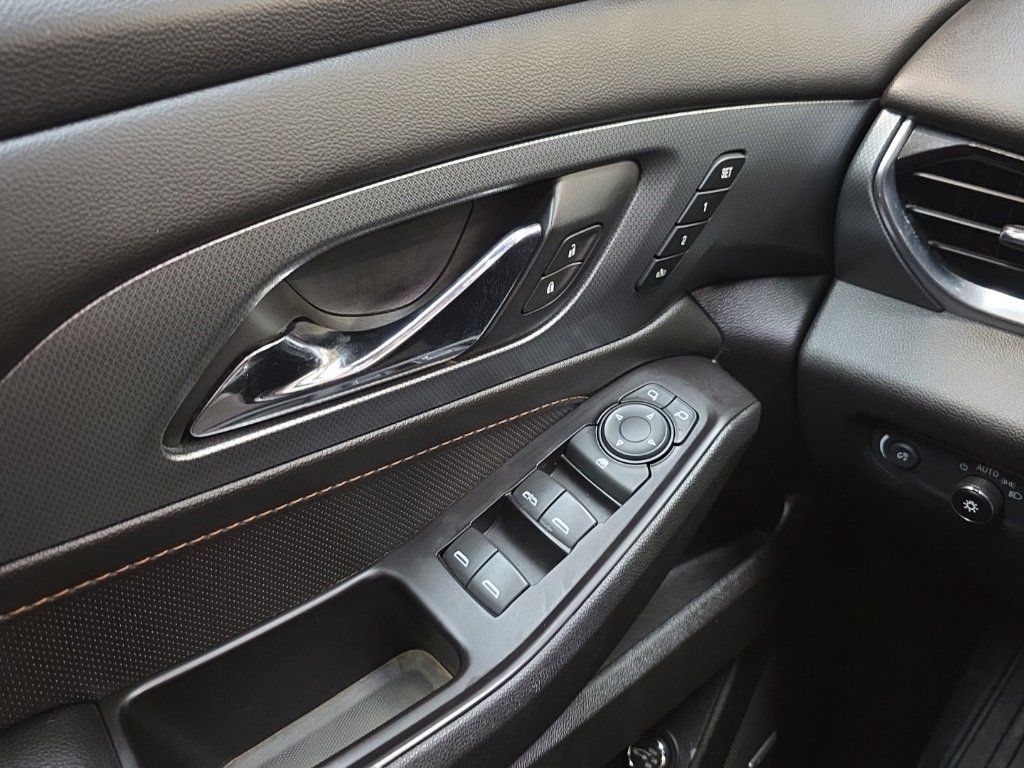 Used 2020 Chevrolet Traverse Premier w/ Redline Edition image 25