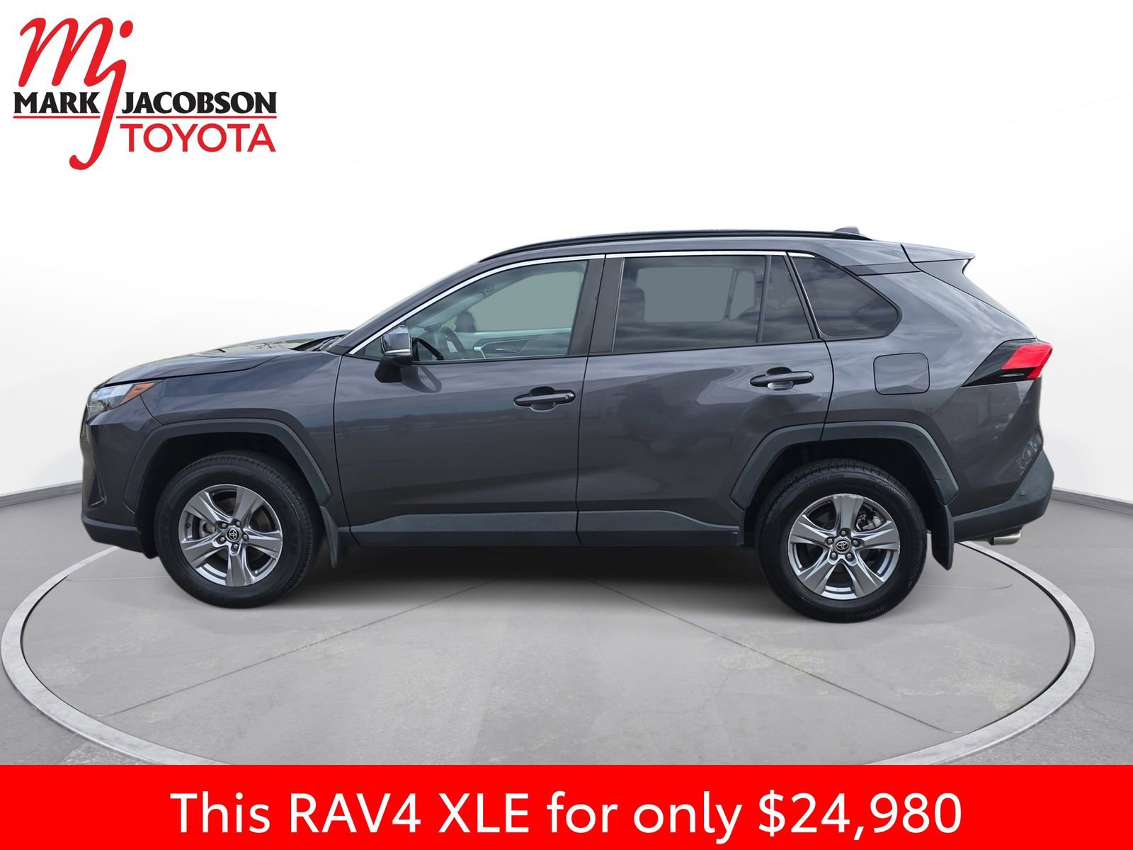 Used 2022 Toyota RAV4 XLE image 14