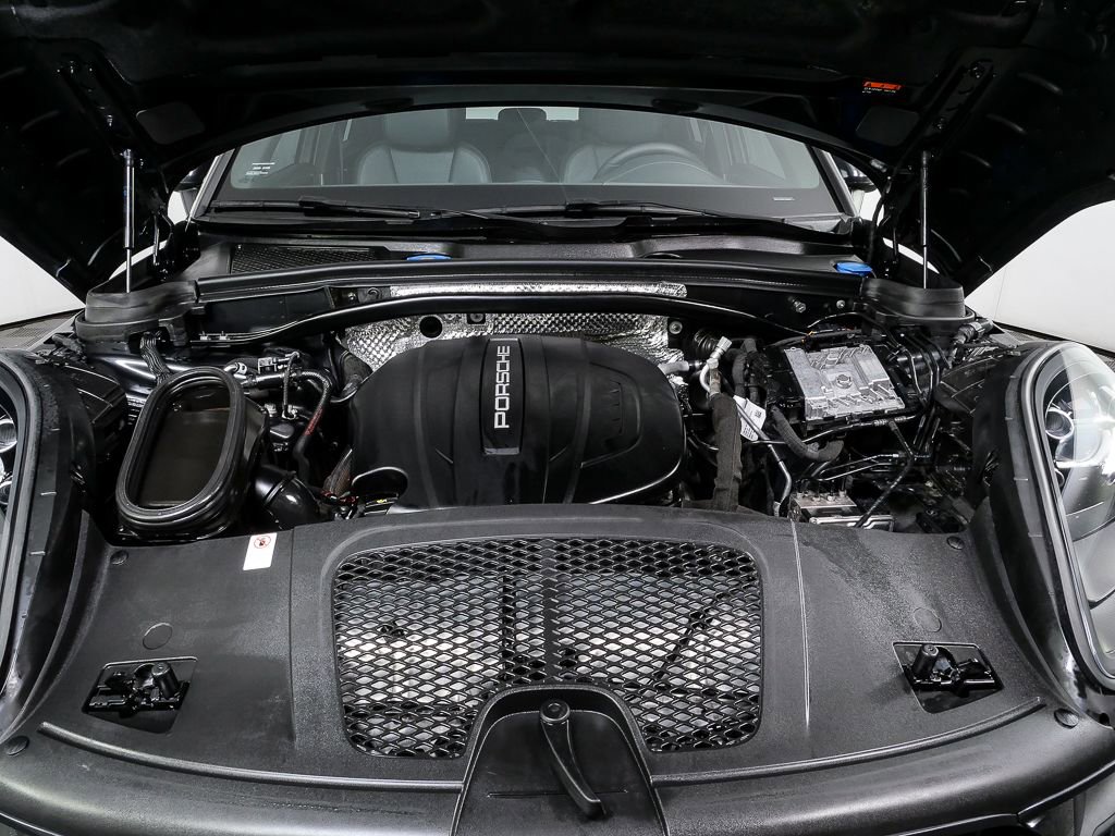 Certified 2020 Porsche Macan image 35